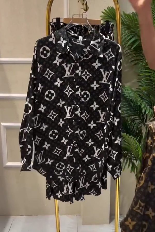 রেডিমেট টু পিস[tara bl]